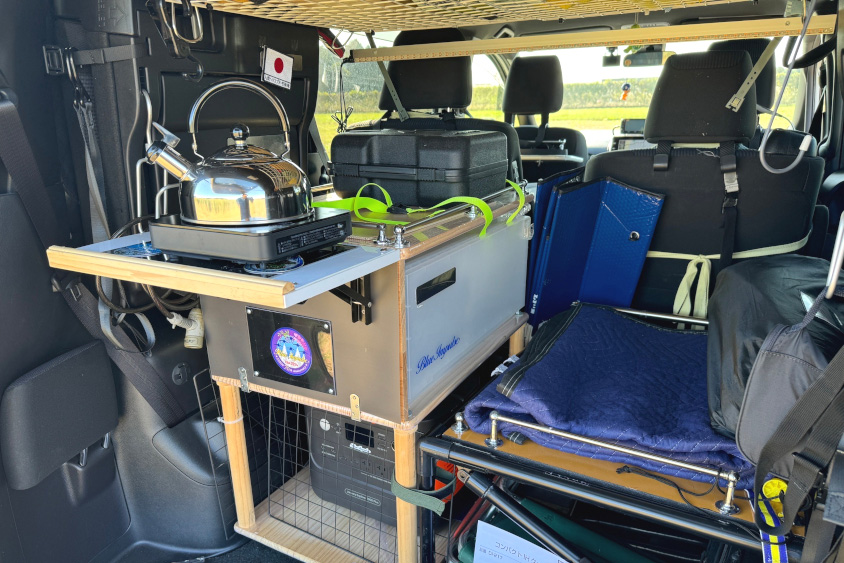 トヨタ・ノアの車中泊用の車内