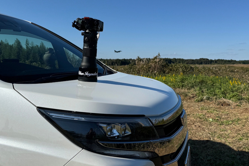 トヨタ・ノアとカメラと飛行機