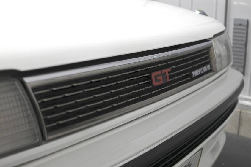 トヨタ・カローラGTのグリルとエンブレム