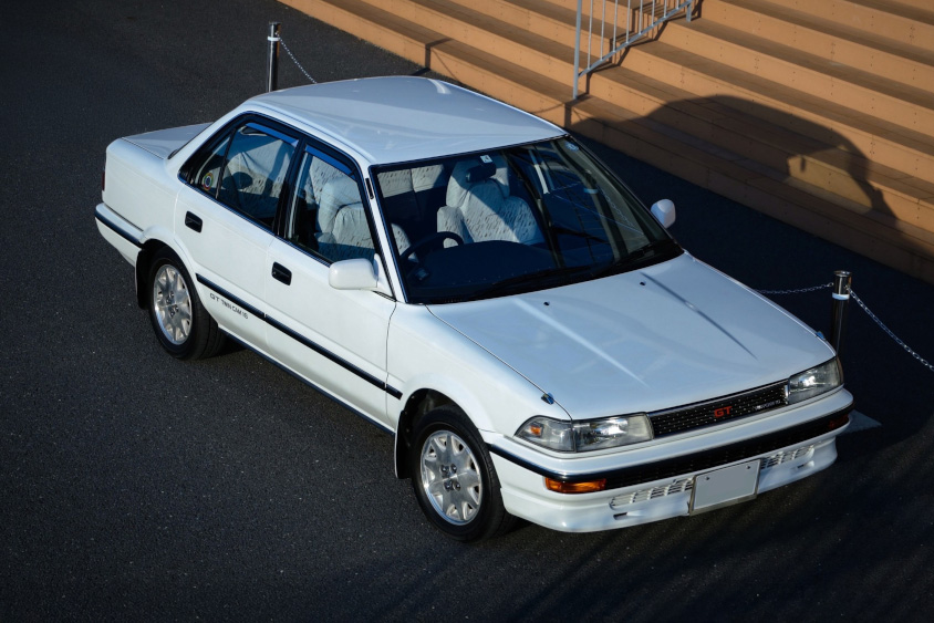 上から見たトヨタ・カローラGT