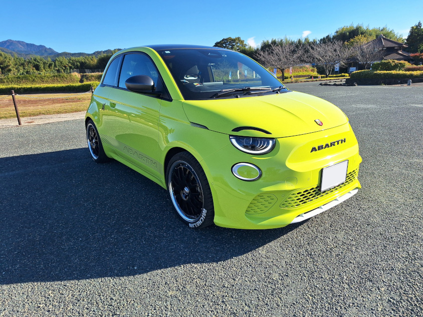 アバルト 500e・ローンチエディション・スコーピオニッシマ