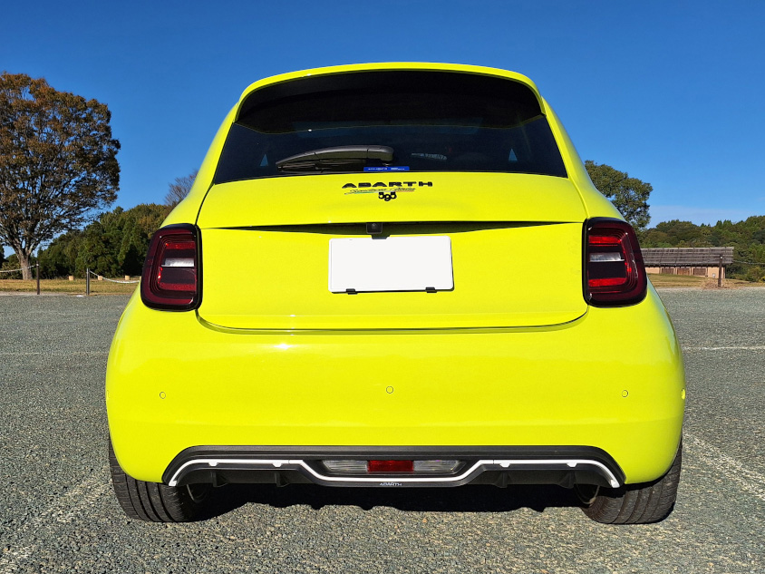 アバルト 500e・ローンチエディション・スコーピオニッシマのリヤ