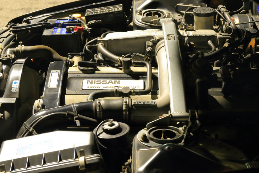 日産・スカイラインGTS-t TypeM（R32）のエンジンルーム