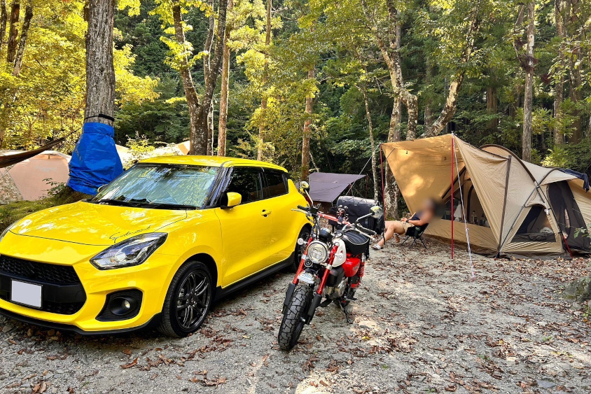 スズキ・スイフトスポーツとバイクとキャンプ