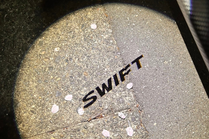 スズキ・スイフトスポーツのドアライト