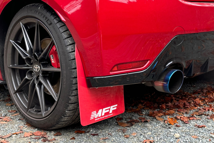 トヨタ・GRヤリスRZ“High performance”のオリジナルのマッドフラップ