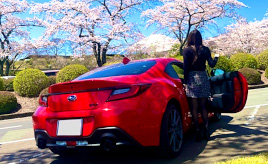 憧れはスバルのMTのスポーツカー。7年越しで手に入れた真っ赤なBRZ