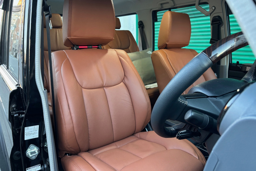 トヨタ・ランドクルーザー“70”のインテリア