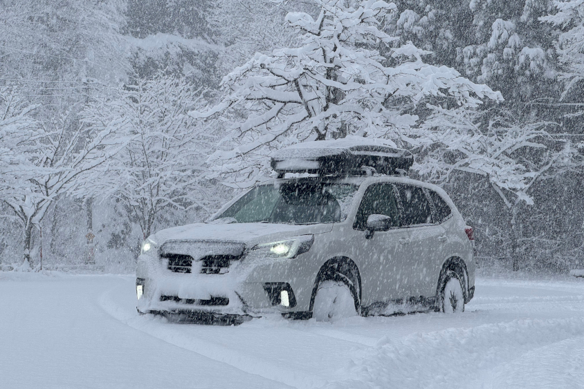 雪景色とスバル・フォレスターSTI Sport
