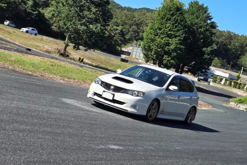 ジムカーナにもハマるスバル・インプレッサ（GH8）のオーナーのshellyさん
