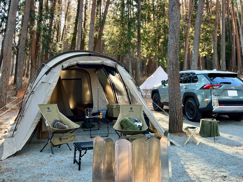 トヨタ・RAV4とテント