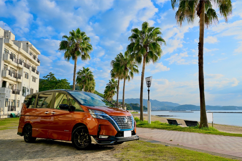 日産・セレナと海