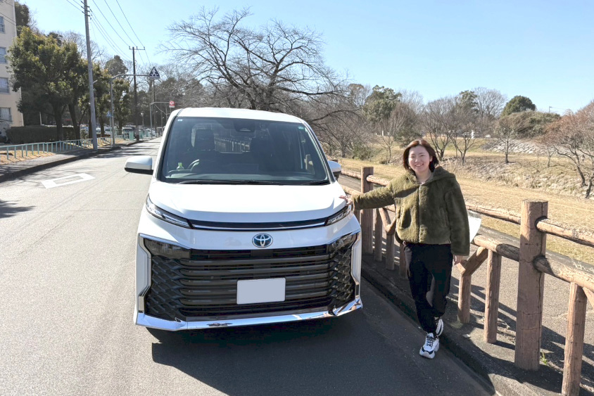 トヨタ・ヴォクシーとオーナーのまいさん