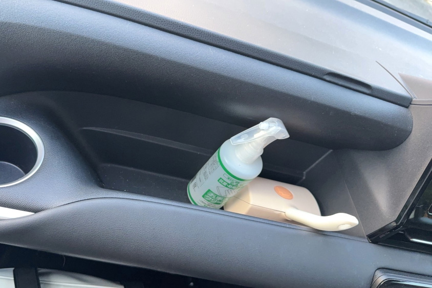 トヨタ・ヴォクシーの小物入れ