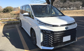 ミニバンは最高のクルマ！ クルマ屋さんで働くヴォクシーオーナーの想いと夢