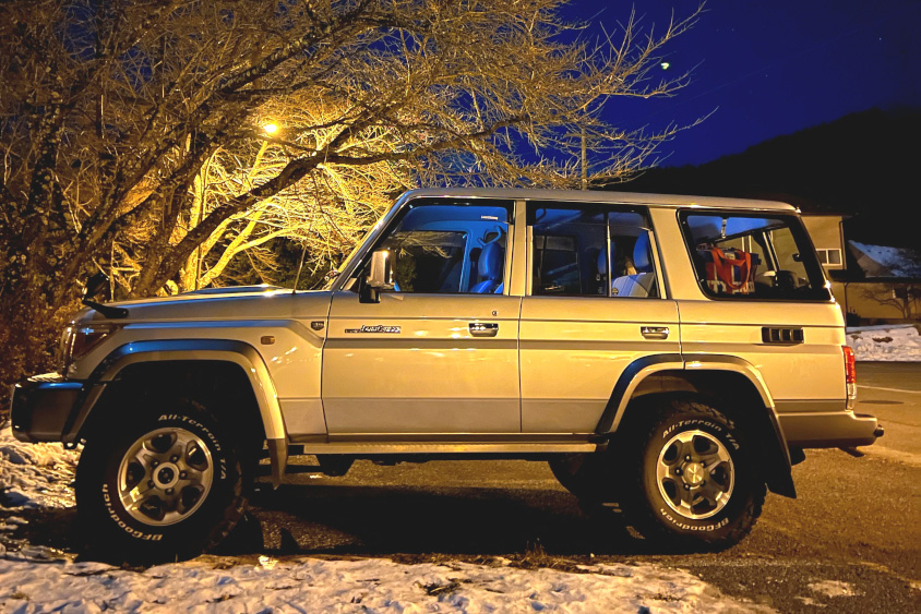 トヨタ・ランドクルーザー76の左サイド
