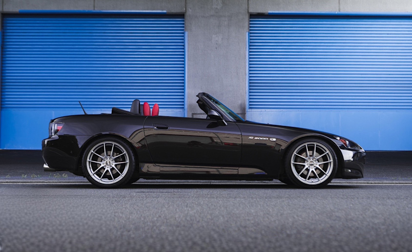 ホンダ・S2000の右サイド