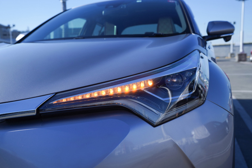 トヨタ C-HRのシーケンシャルヘッドライト