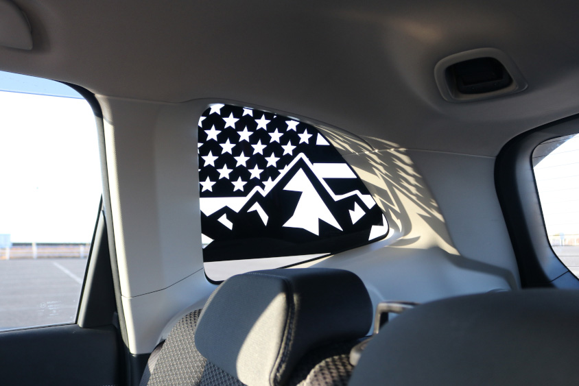 スバル・フォレスターのカスタムしたリヤクオーターガラス