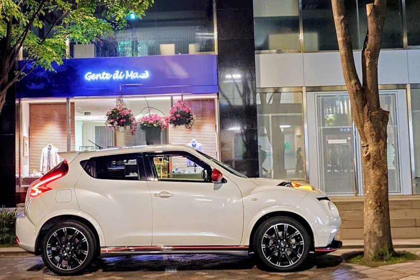 日産・ジュークのサイド