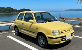 幸せの黄色い日産 マーチ!? レトロカーを愛するオーナーが惚れた可愛いヤツ