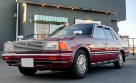 子供の頃に憧れた、コラムシフト&べンチシートのY30グロリアに乗って