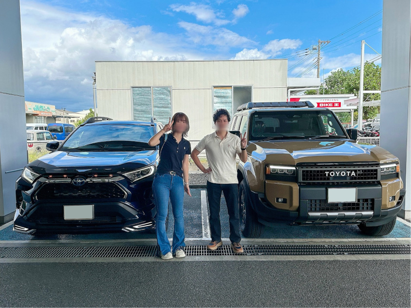 トヨタ・RAV4とランドクルーザー250とオーナーさんご夫婦