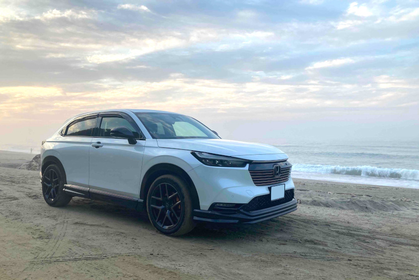 ホンダ・ヴェゼルと海