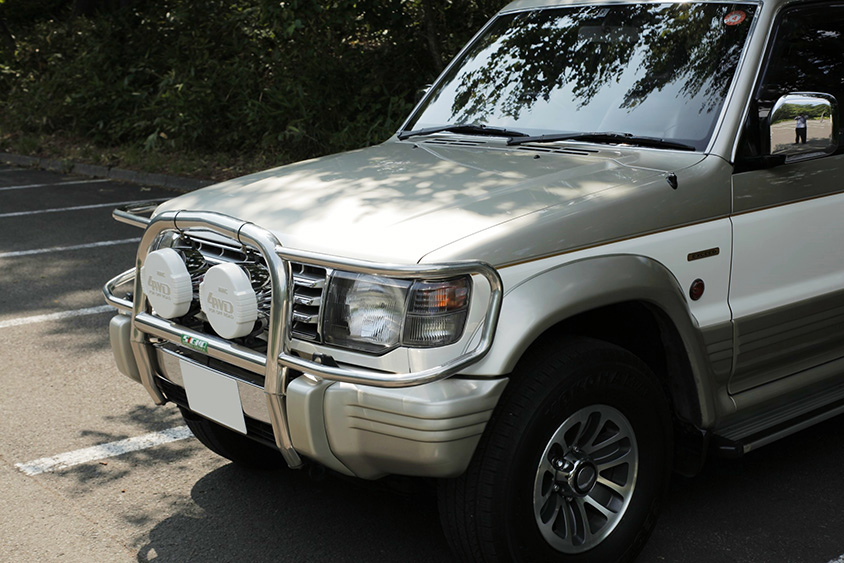 三菱・パジェロ エクシードのフロント