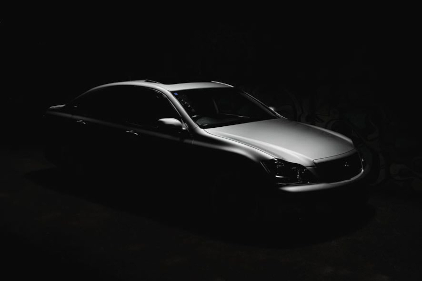 陰に潜むトヨタ・クラウンアスリート（12代目）