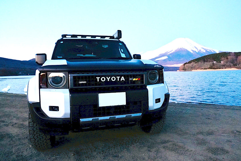 トヨタ・ランドクルーザー250と富士山
