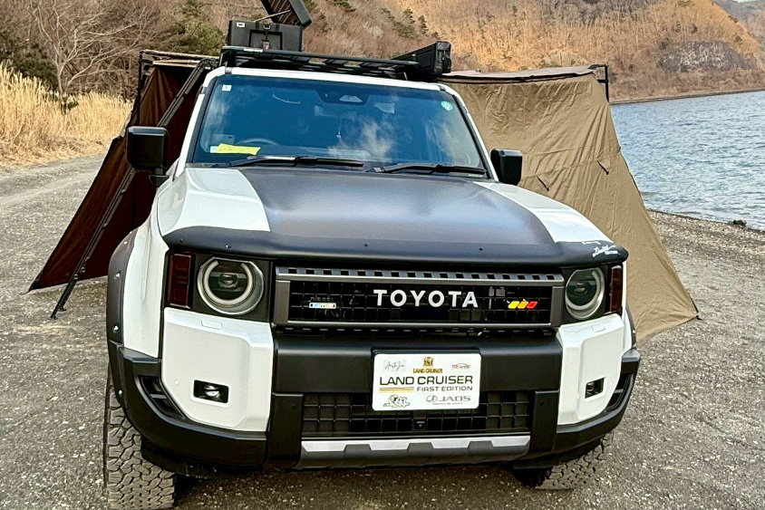 キャンプ仕様のトヨタ・ランドクルーザー250
