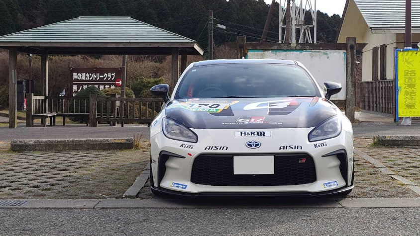 トヨタ・GR86の正面