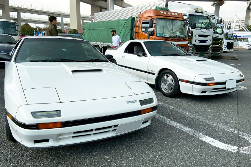 マツダ・サバンナRX-7（FC3S）と大黒ふ頭