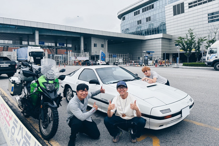 韓国でのマツダ・サバンナRX-7(FC3S)とオーナーさん