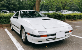 RX-7（FC3S）の走りとデザインにべた惚れ。ともに訪れた韓国で共感した
