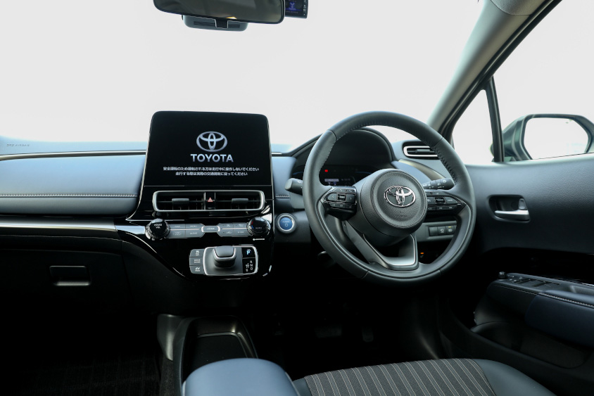 トヨタ アクアの運転席