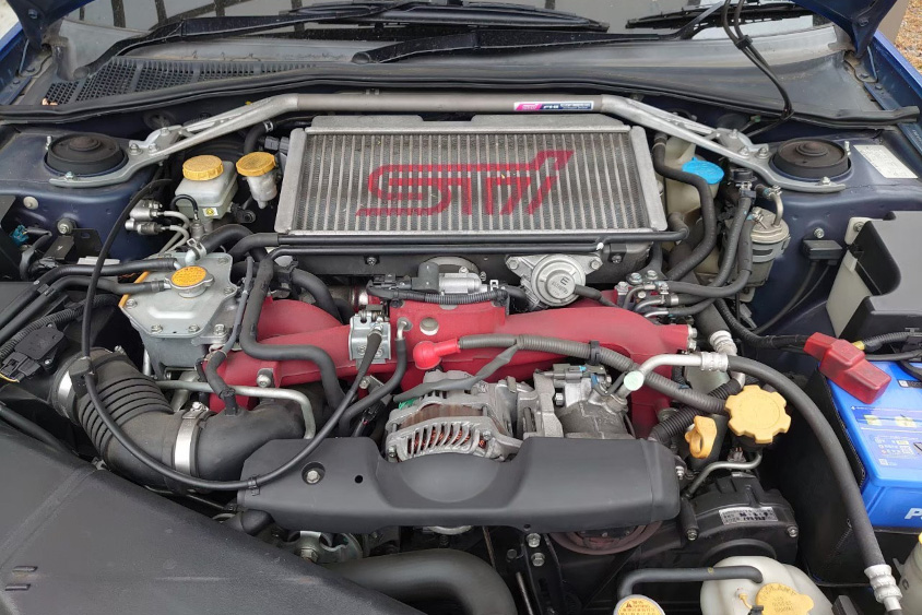 スバル・レヴォーグSTI Sport EXのエンジンルーム