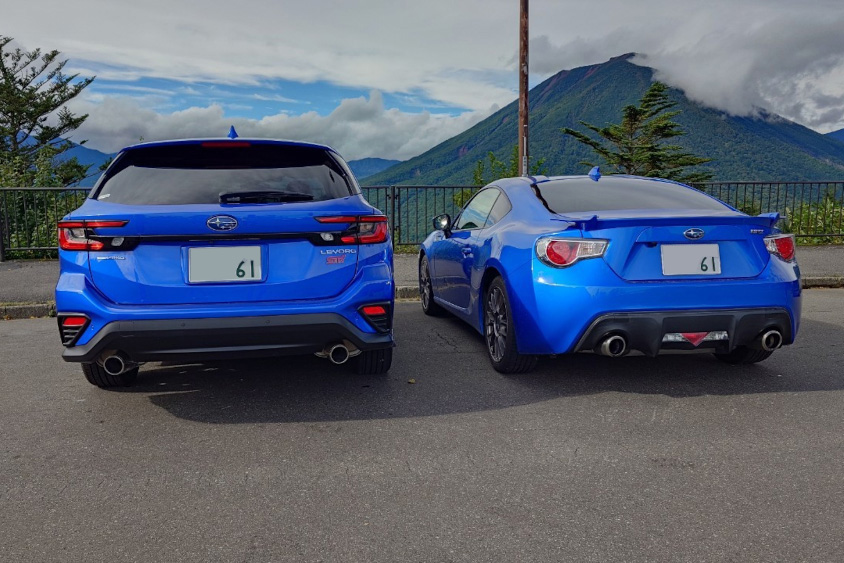スバル・レヴォーグSTI Sport EXとオーナーさんのお父さんのBRX