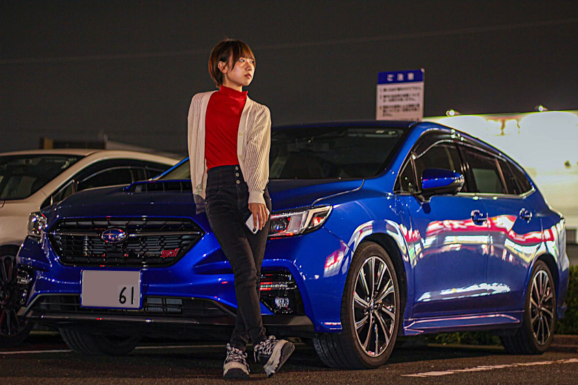 夜のスバル・レヴォーグSTI Sport EXとオーナーさん