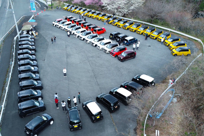 ホンダ・N-ONEのオフ会の様子