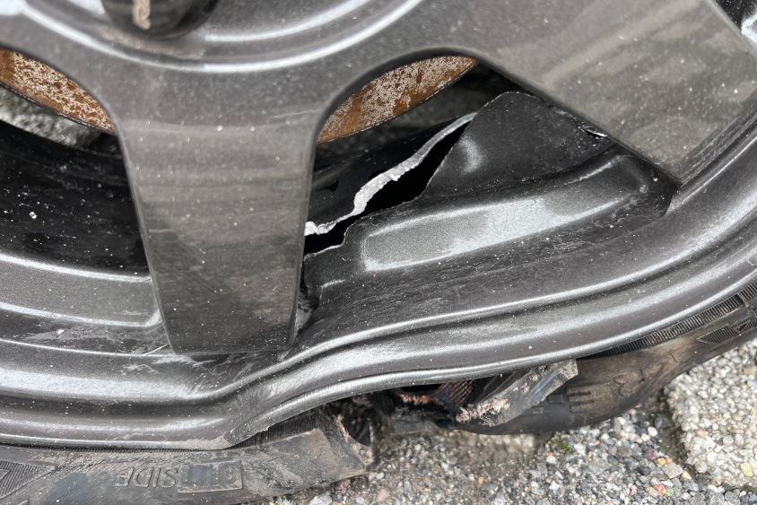 ホンダ・N-ONEの曲がったホイール