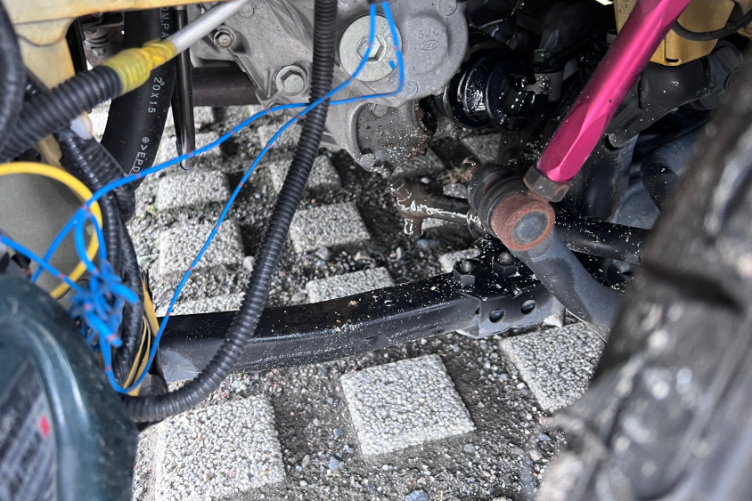 ホンダ・N-ONEの曲がったフレーム