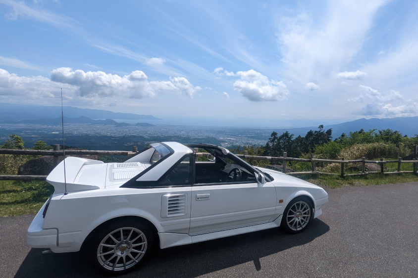 トヨタ・MR2の右サイド