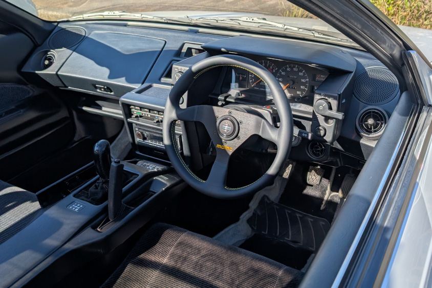 トヨタ・MR2のインテリア