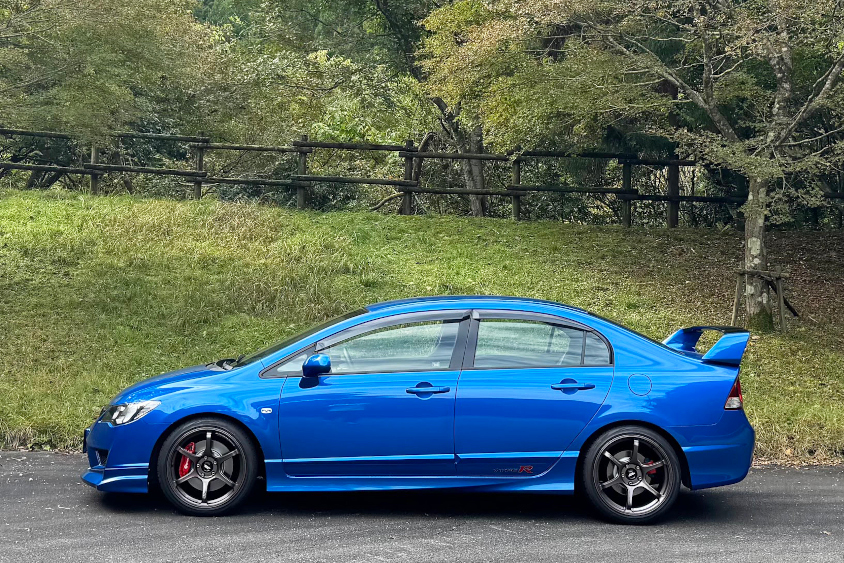 ホンダ・シビックタイプR（FD2）の左サイド