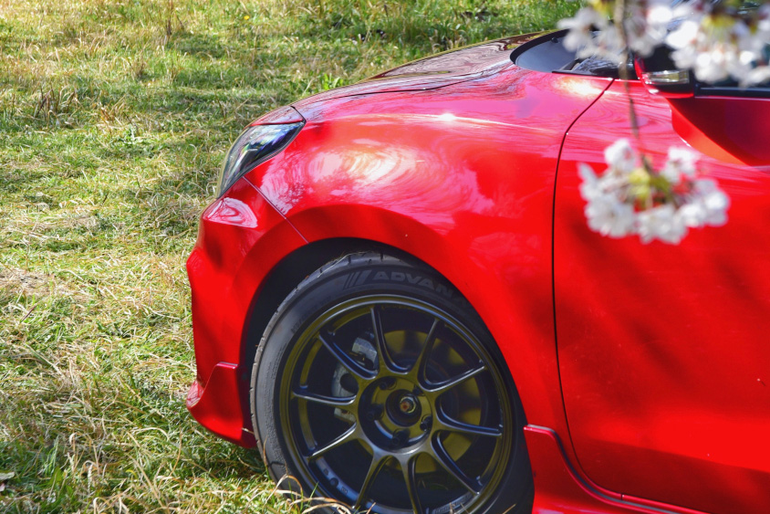 スズキ・スイフトスポーツが履くWedsSport TC 105X