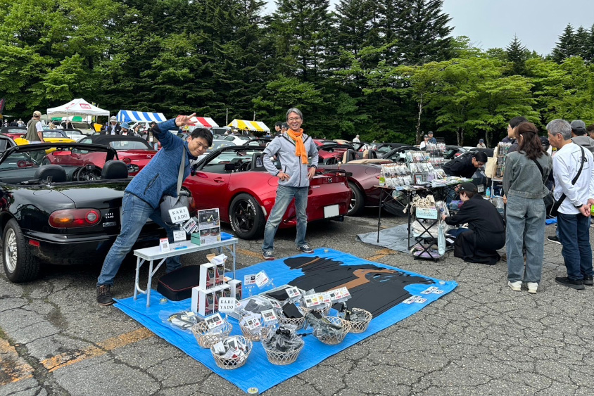 マツダ・ユーノスロードスターで参加したオフ会の様子