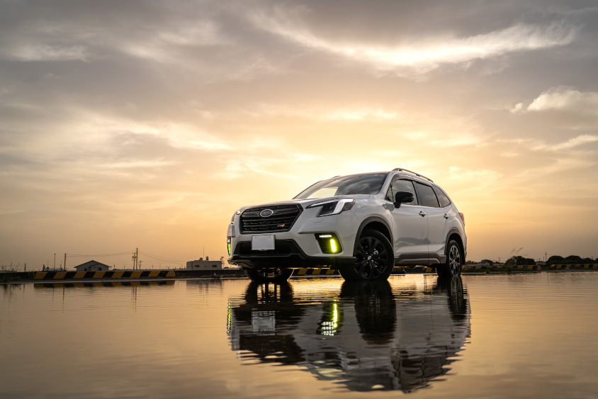 スバル・フォレスターのリフレクション写真