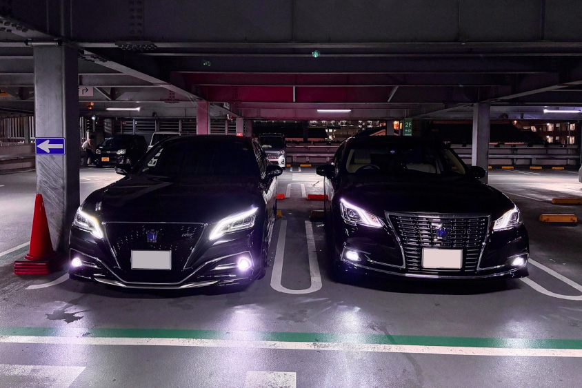 2台のトヨタ・クラウン